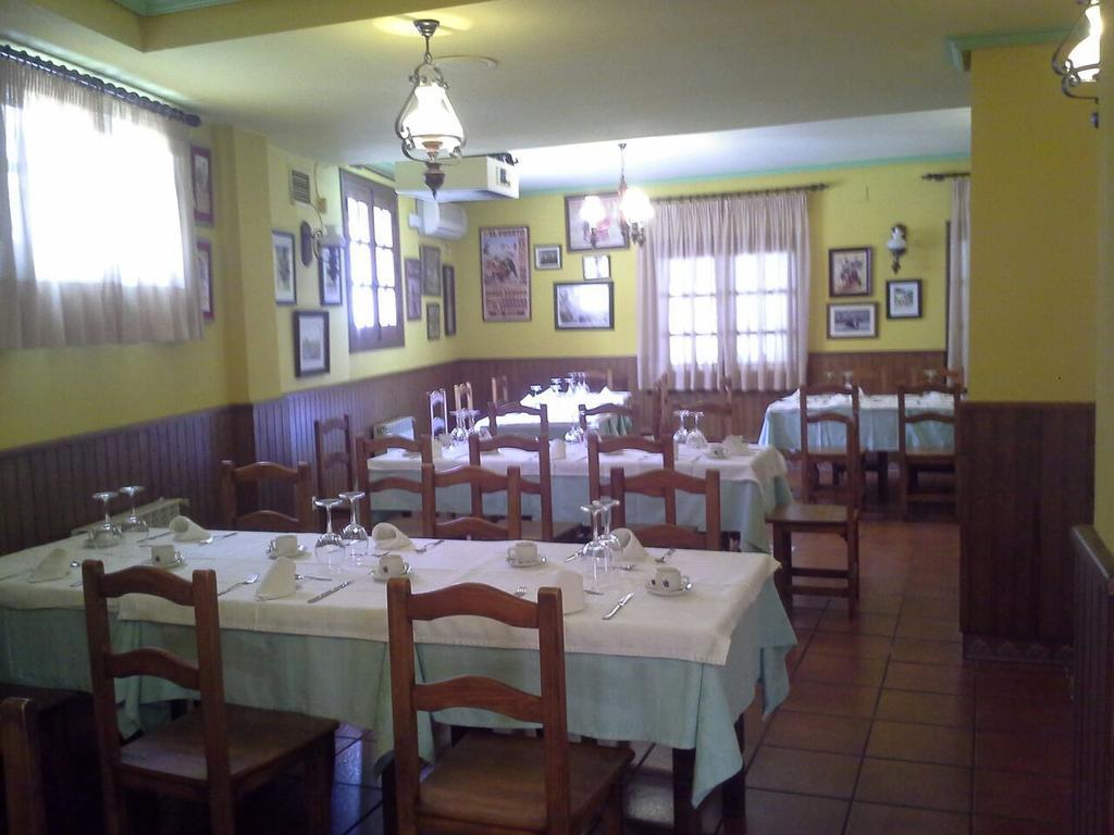Hostal Restaurante Villa De Sepulveda Luaran gambar