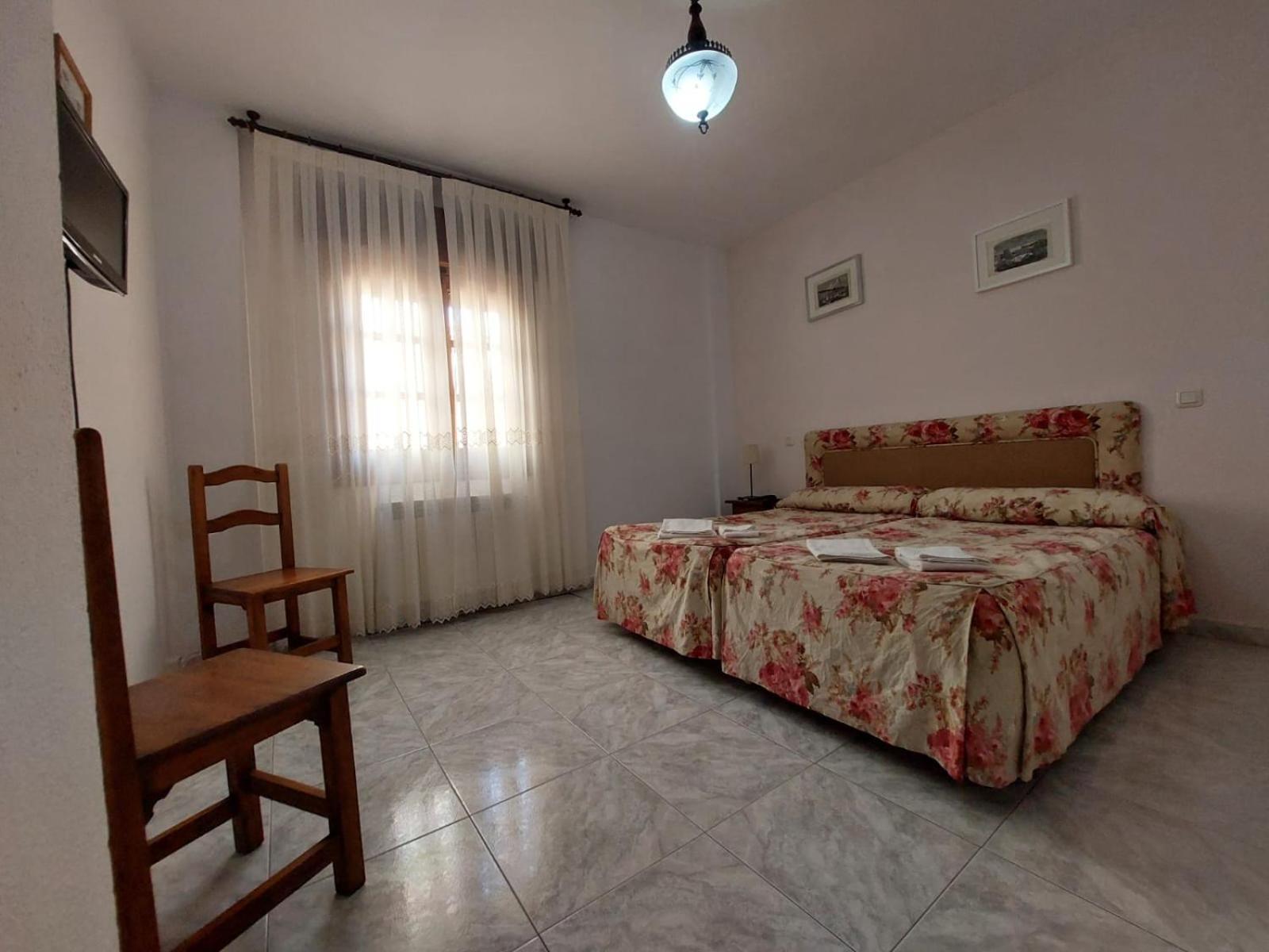 Hostal Restaurante Villa De Sepulveda Luaran gambar