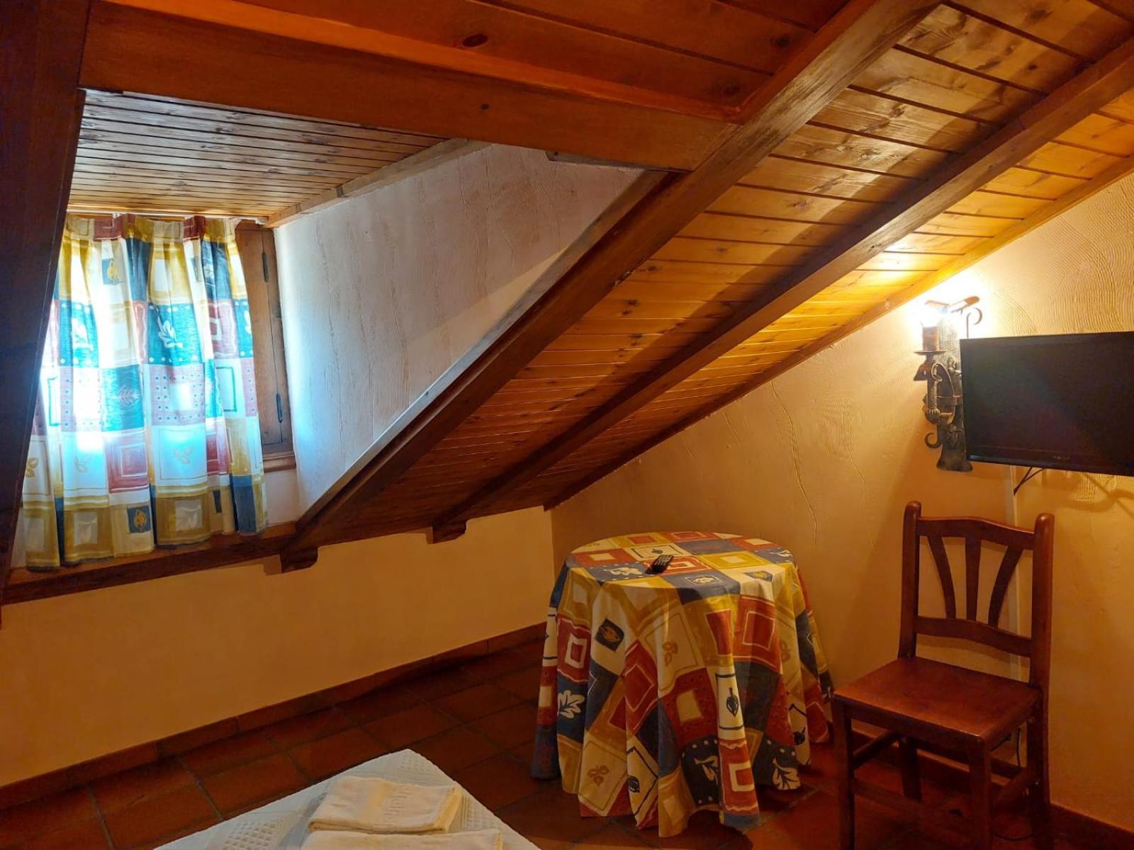 Hostal Restaurante Villa De Sepulveda Luaran gambar