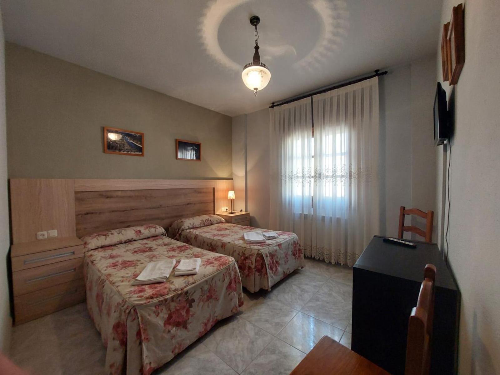 Hostal Restaurante Villa De Sepulveda Luaran gambar