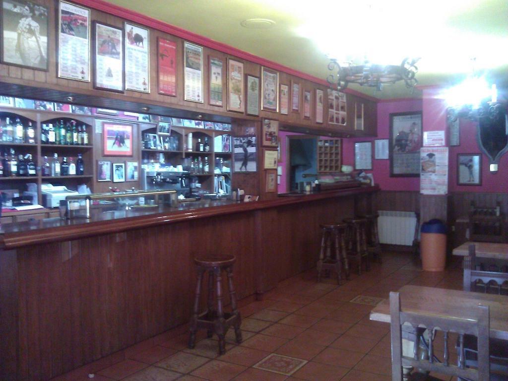 Hostal Restaurante Villa De Sepulveda Luaran gambar